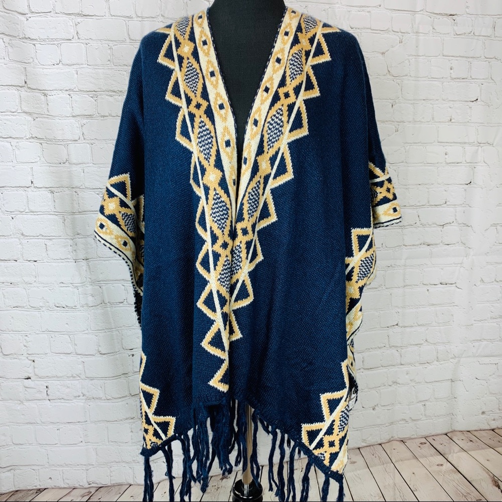 Luxmi Sweater Wrap Poncho Fringe Aztec Open M